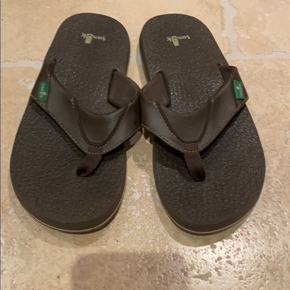 sanuk kids flip flops